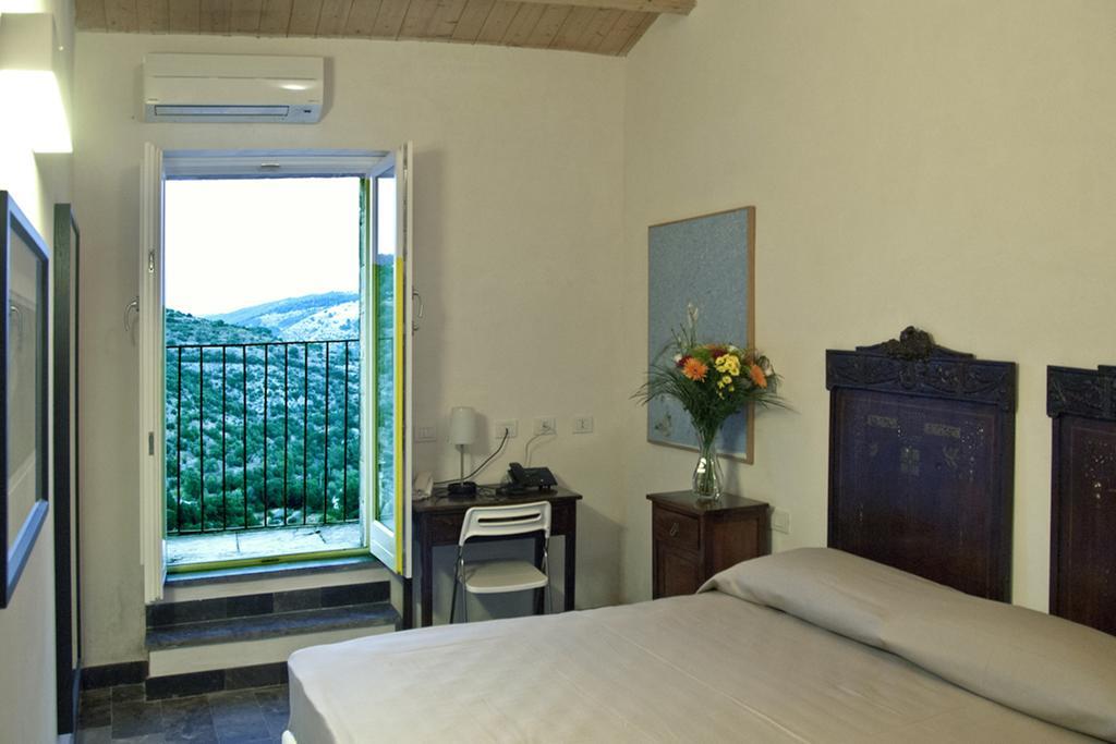 Hotel Dell'Orologio Ragusa Exterior photo